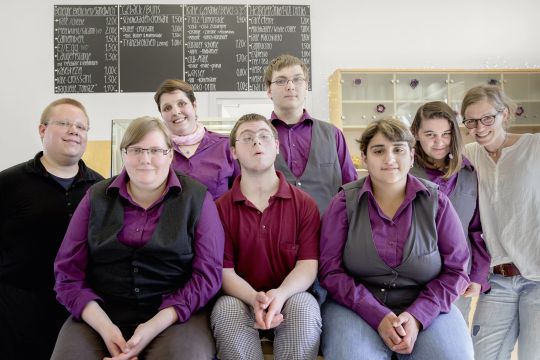 Eine Außenarbeitsgruppe der Cafeteria Gedänkstätte.